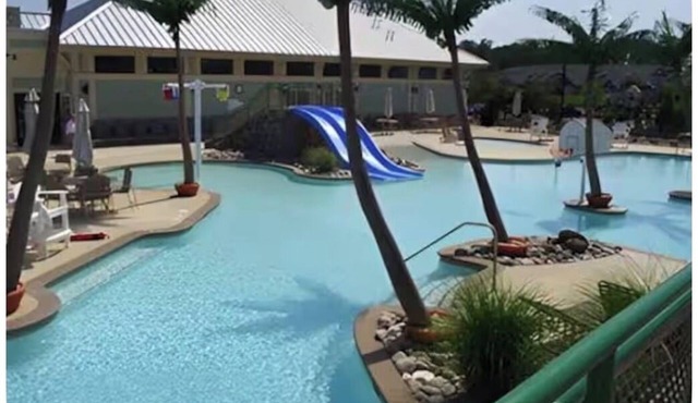 3-Bedroom Villa in charming Ocean View lazy river pool and fitness center in Ocean View