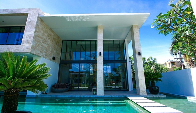 3BR Residence Pool Villa in Tambon Cha-am
