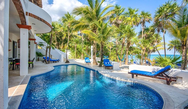 5-Star Experience! Oceanfront Villa w/Private Beach + Pool, Snorkelling in playa del carmen