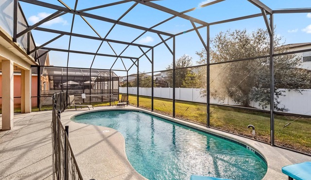 7/6.5 Beautiful Vacation home with private pool, and much more! in Kissimmee