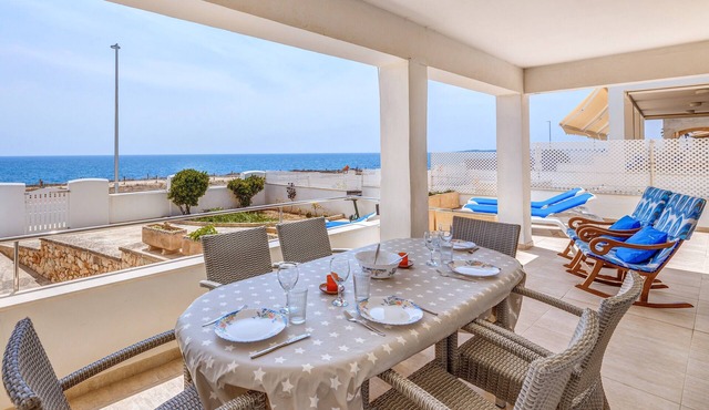 Air-Conditioned Holiday Home with Balcony, Terrace, Sea View & Wi-Fi in Sa Rapita