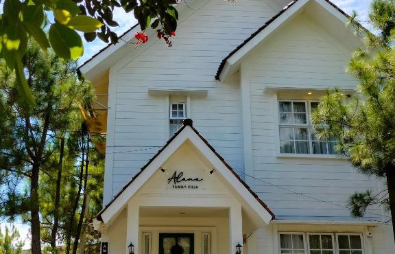 Alana Family Vila in Garut