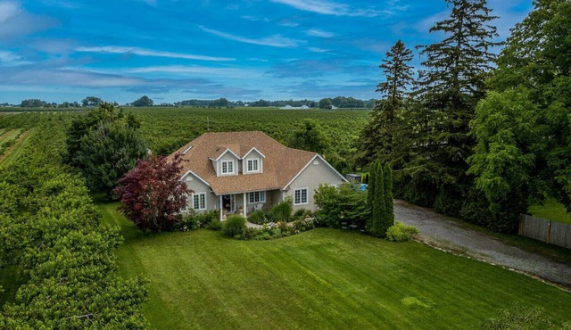Amazing Orchard Villa in Lincoln