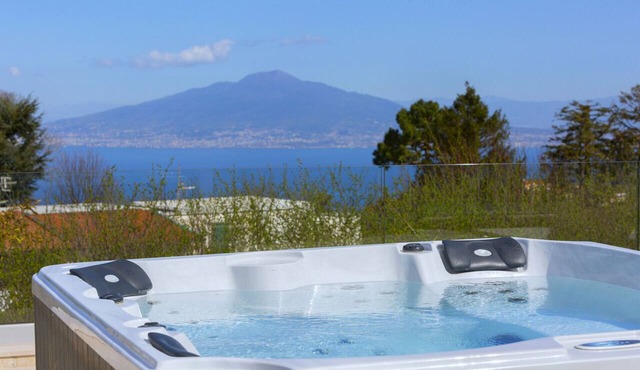 AMORE RENTALS - Resort Ravenna with Swimming Pool, Hot Tubs, Terraces, Ideal for Events in Massa Lubrense