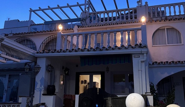 Andalucia townhouse with ocean view terraces, close to beach in Alcorrín