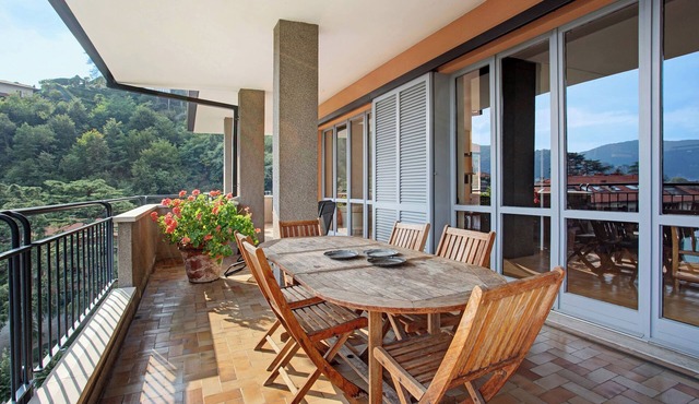 Apartment "Il Parco Cernobbio" with Lake View, Wi-Fi, A/C, Terrace & Garden in Cernobbio