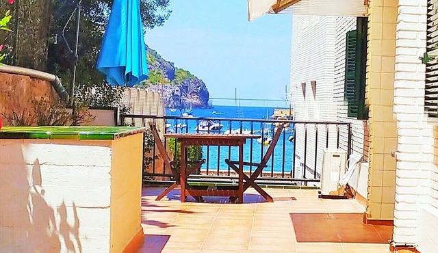 Apartment in Puerto de Sóller 50 m from the beach, with large terrace. in Port de Sóller