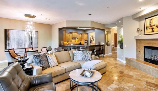 Awesome TROON North 3/3 Pinnacle Peak Condo. Across from the Four Seasons Resort in Scottsdale