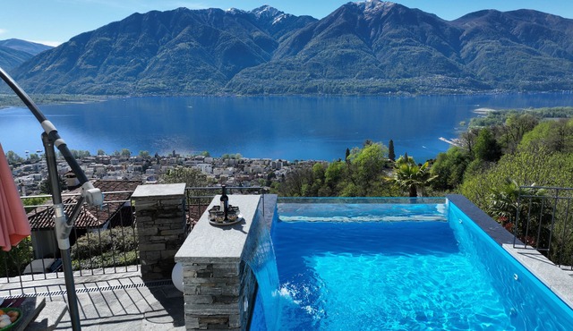 Barrier-free house with Jacuzzi, glass pool, PW charging station - dogs allowed! in Brione sopra Minusio