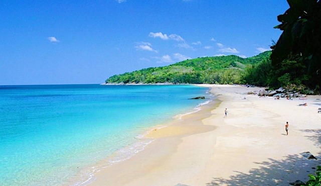 Beachfront 2br home with private plunge pool on stunning Naithon beach 3 in Sakhu