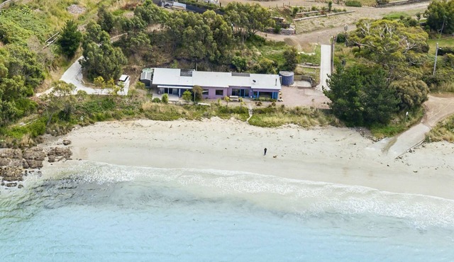 Beachfront Life - Experience living on the beach - The only house on the beach in Primrose Sands
