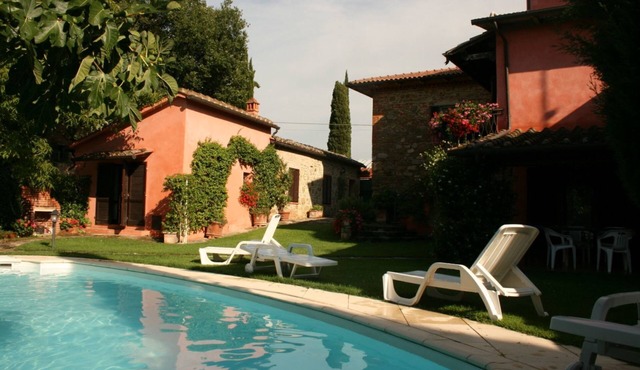 Beautiful private villa for 12 people with private pool, WIFI and TV in Santa Maria