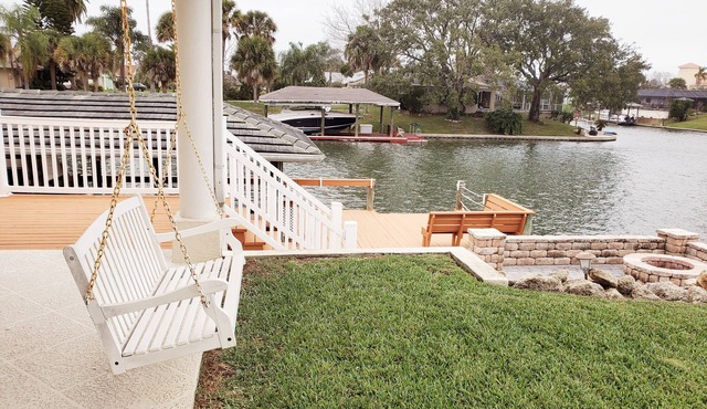 Beautiful Saltwater Canal House in Palm Coast
