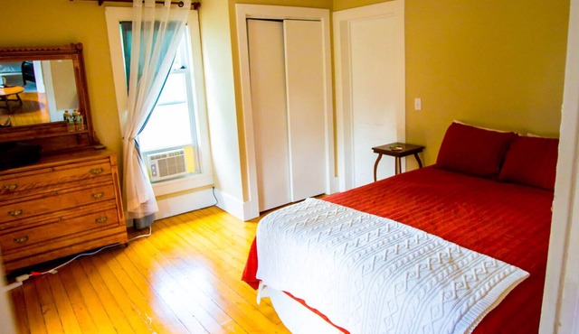 Beautiful, Spacious Home in the Heart of Hamilton & Colgate in Hamilton