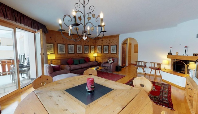 Beautiful three-room apartment on the first floor with approx. in Champfèr