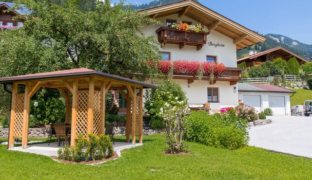 Bergheim comfort holiday apartment "Wintergarten" in Walchsee