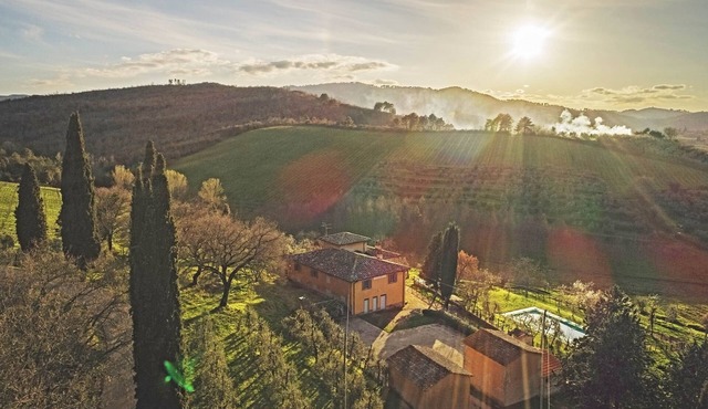 Bòggina, Petrolo winery.Exclusive farmstay with pool and garden.Walk to village. in Torre