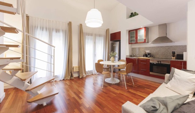 Bravissimo Plaça Catalunya 2-1, duplex apartment in Girona