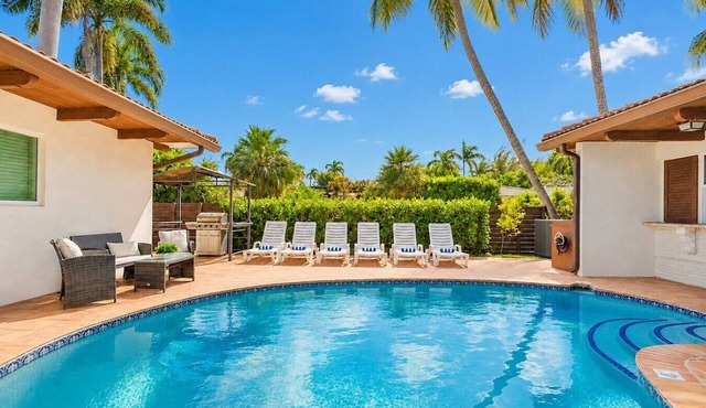 Breathtaking 5BR/3BA Villa near Hollywood Beach in Hollywood