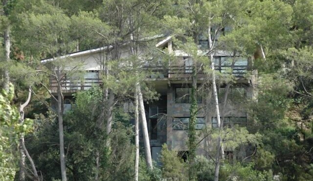 Bright duplex apartment, surrounded by pine forest, pets welcome in Torrellas de llobregat