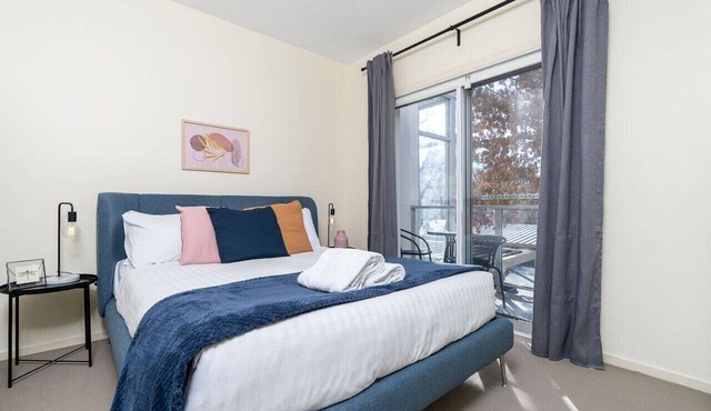 Captivating 3BR/2BA APT close to Dickson Shopping! in Lyneham
