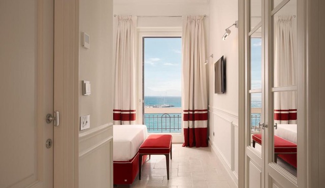 Casa Magnifico Luxury Suites in Naples