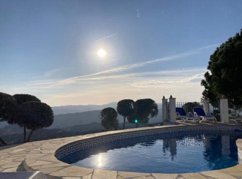 Casa Soleada Holiday Fully private Villa in Canillas de Aceituno