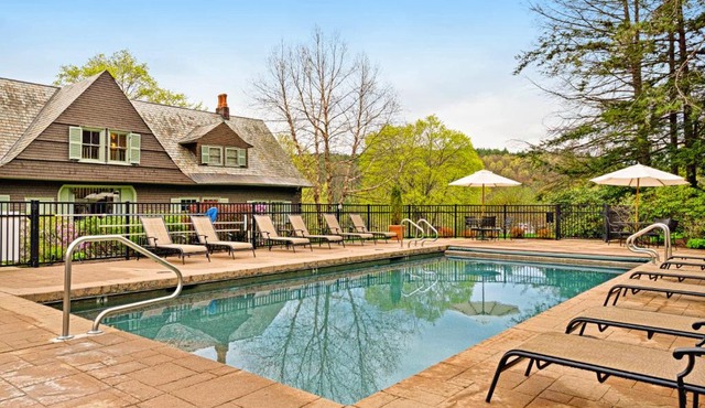 Castle Hill Condos O2 in Proctorsville