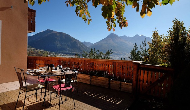 CHALET 4 * SOUTH TRIPLEX SOFT CHIMNEY BALCONIES GARDEN VIEW GREENHOUSE CHE CALM in Briançon