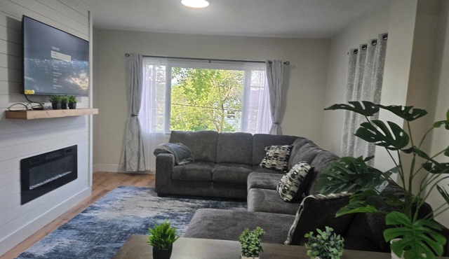 Charming 3BR Downtown Corning Home – Walk to Dinning, Museums & Market Street! in Corning