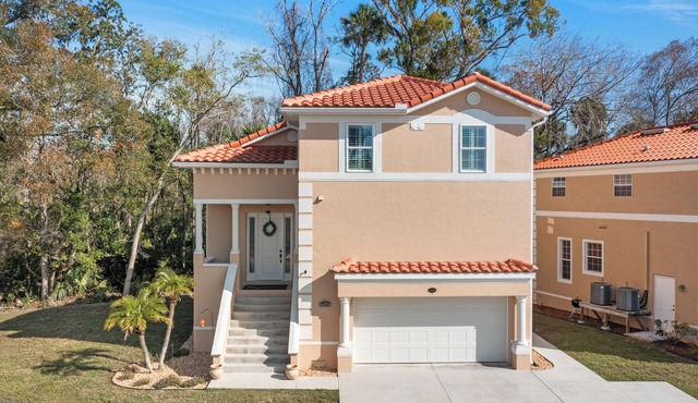 Charming and spacious 3-bedroom villa with lots of amenities! in Homosassa