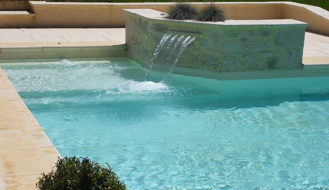 Charming property with private pool, near Sarlat. in Meyrals