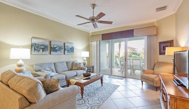 Coastal Breeze Luxurious Coastal Villa Steps to Cinnamon Beach Beautiful Pools! Perfect for Families in Palm Coast