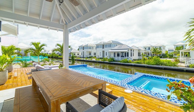 Coral Reef Casa & Mistico Beach Club+Boat Shuttle in San Pedro