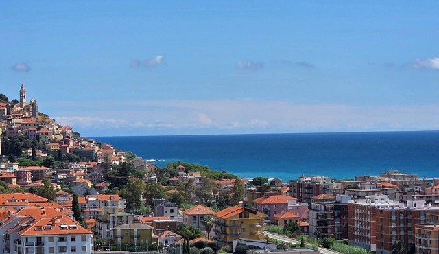 Cosy apartment in villa with WIFI, A/C, TV, patio and panoramic view, close to Imperia in San Bartolomeo Al Mare