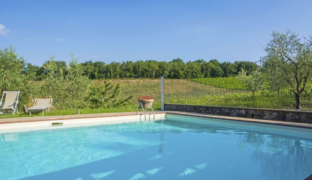 Cosy apartment in villa for 2 guests with A/C, WIFI, pool, TV, terrace and pets allowed in Bucine