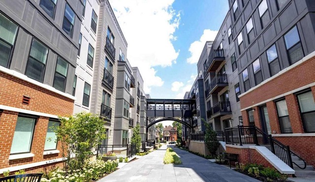 Cozy 10BR/BA combined Apartment Near DT Cincinnati in Cincinnati