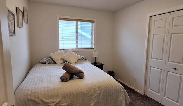 Cozy 2-Bedroom Shared Space (Not an Entire Home) – Your Gateway to the Mountains in Calgary