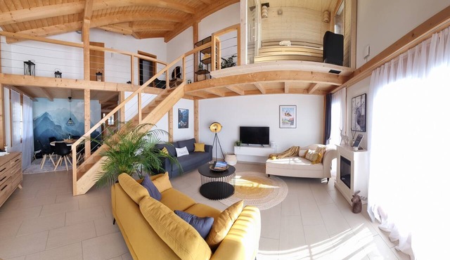 Cozy Alpine Retreat with Private Sauna & Stunning Lake and Mountain Views in Beatenberg