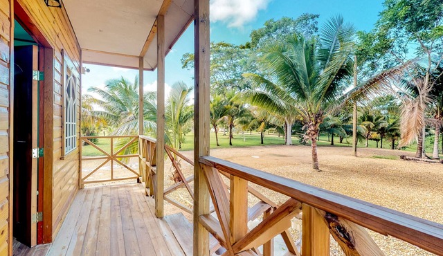 Cozy Dangriga cabin, romantic Belize getaway, couples’ retreat Belize in Dangriga