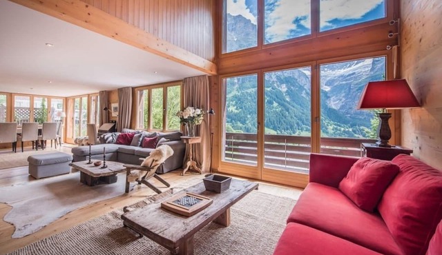 Cozy free standing Chalet with garden and amazing mountain views in Grindelwald