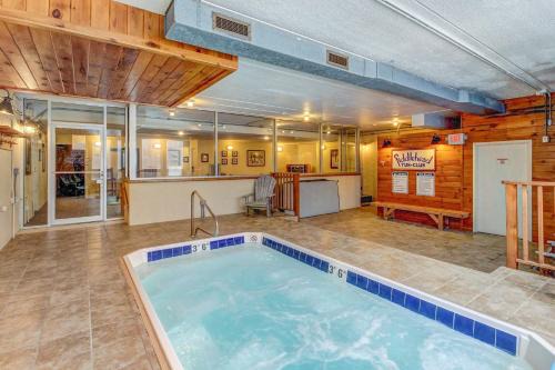 Cozy Mountainside Condo in Waitsfield