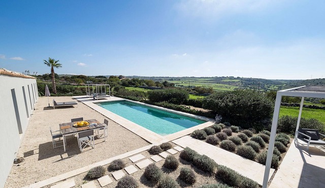 Designer country villa with pool in Ragusa, Sicily in Ragusa