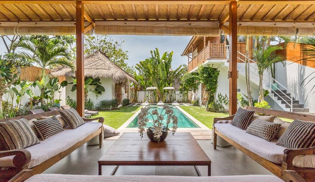 Eco Chic 5BDR Oberoi/Central Seminyak/beach in Seminyak