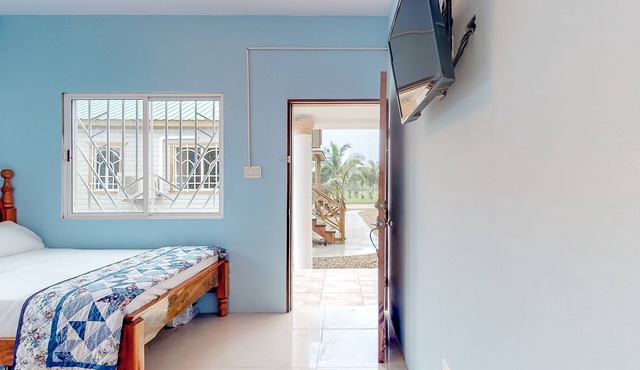 Eco-friendly cabana, Belize green lodging, Dangriga hidden gem in Dangriga