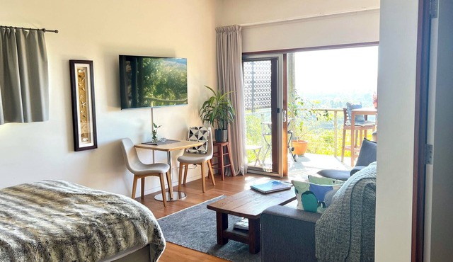 Escape to Bangalow, Byron Hinterland accommodation with stunning views in Newrybar