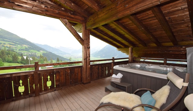 Exclusiv Apartment Gipfelwind - SKI in/SKI out, Sauna-Jacuzzi - by "wachterhof" in Kaltenbach