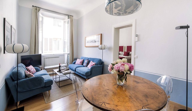 FABULOUS 3BD-3BA APARTMENT WITH ALL COMFORTS, GREAT VIEWS, IN THE HEART OF TOWN! in Firenze