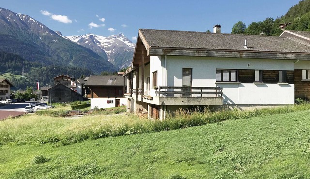 Fifinhaus 1. OG Süd Appartement/Fewo, Dusche und Bad, WC, 3 Schlafräume by Interhome in Fiesch