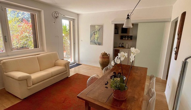 Finely furnished apartment in villa with independent entrance and garden in Pianoro